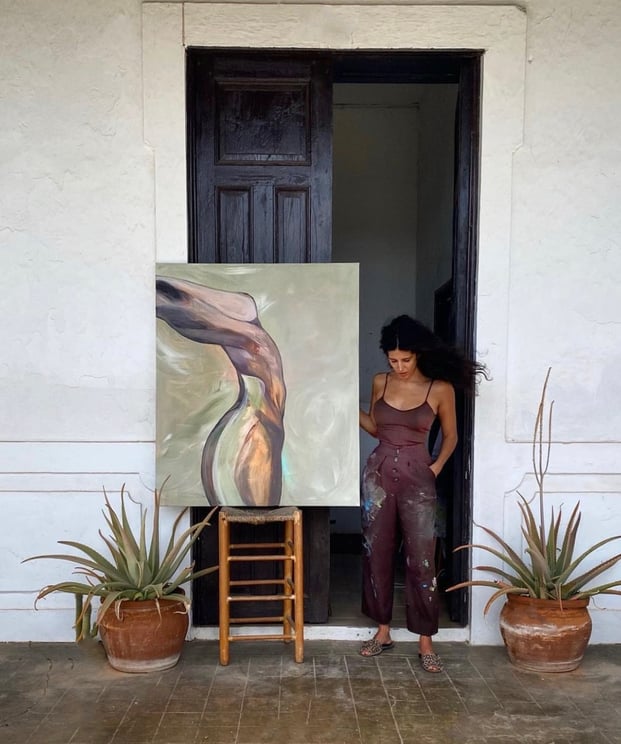 Sherezade Morales, artist from Lanzarote, unveils 'Cambret,' a captivating silhouette oil painting.