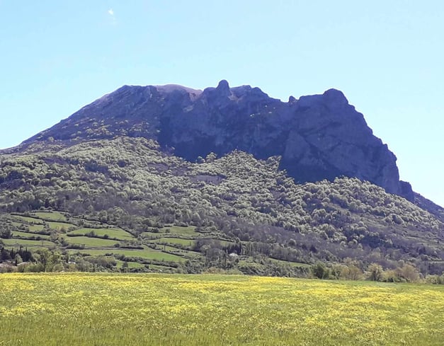 Montagne, Bugarach au printemps
