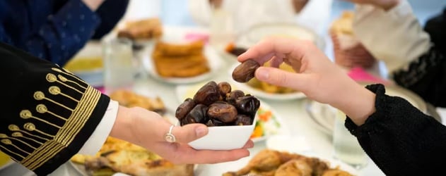 Eat together & do not eat separately