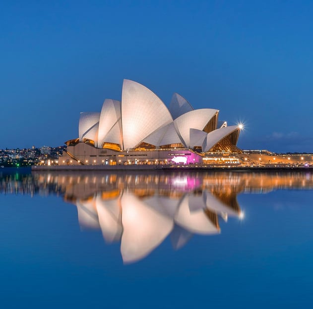 sydney opera house at night