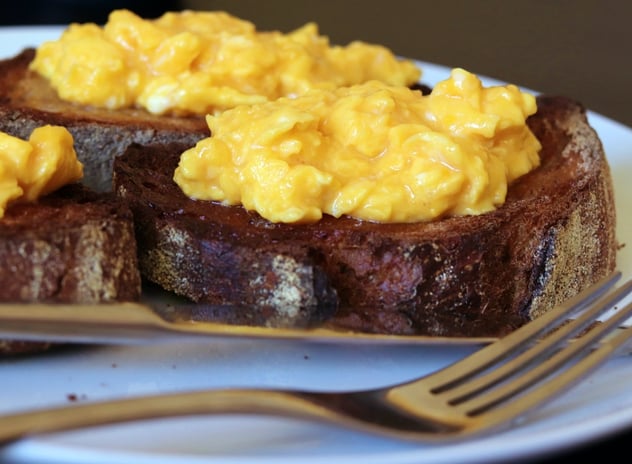 Scrambled eggs on toast