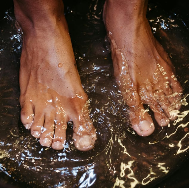 feet soaking in water