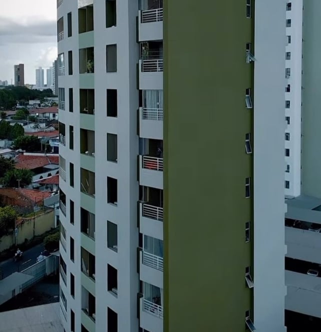 pintura nova na fachada de um prédio