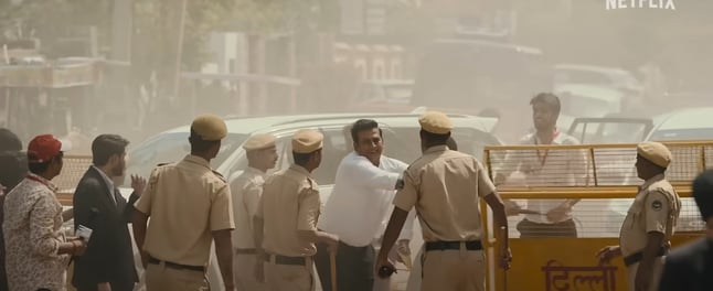 Mamla Legal Hai season-1 complete series 2024 Netflix Originals full hd web series in 720p Download