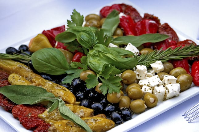 Olives with vegetables