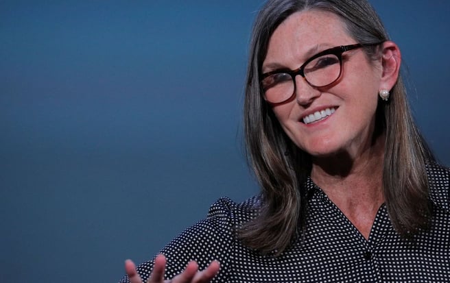 Cathie Wood, fundadora y CEO de Ark Invest, es conocida por su enfoque optimista hacia la tecnología