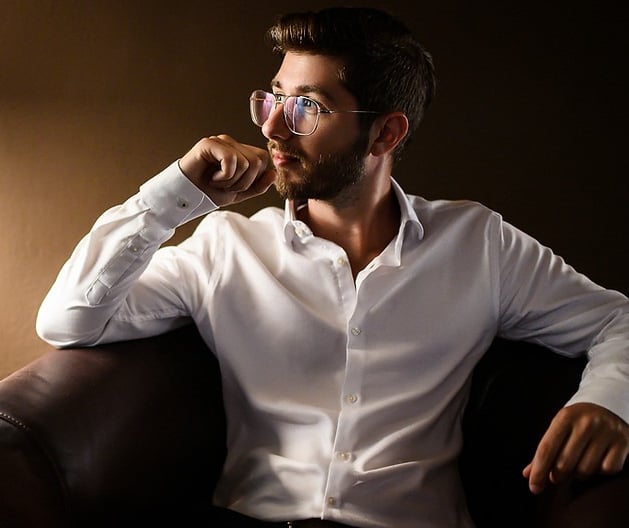 Portrét fotografa Tomáša Topoľančina – profesionálny fotograf Michalovce.