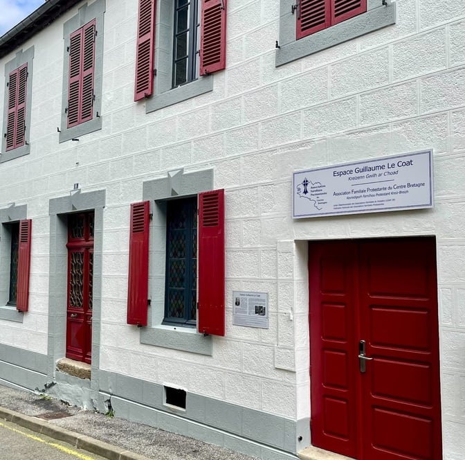La façade de l'église protestante évangélique guillaume Le Coat rue Holo à Carhaix
