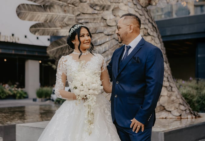 First look con papá - Novia frente a papá en el día de su boda - Mejor fotógrafo de bodas en México