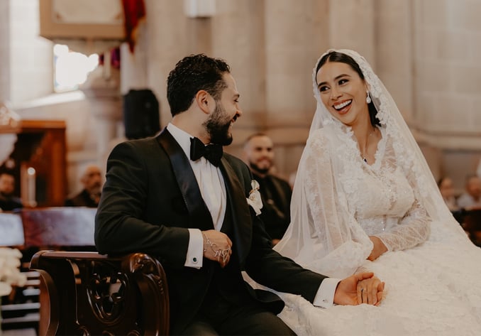 Sesion de fotos en ceremonia religiosa Aldo Castaneda Bodas mejor fotografo en Guadalajara Mexico
