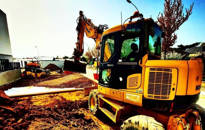 Terrassement et empierrement d une allée carrossable