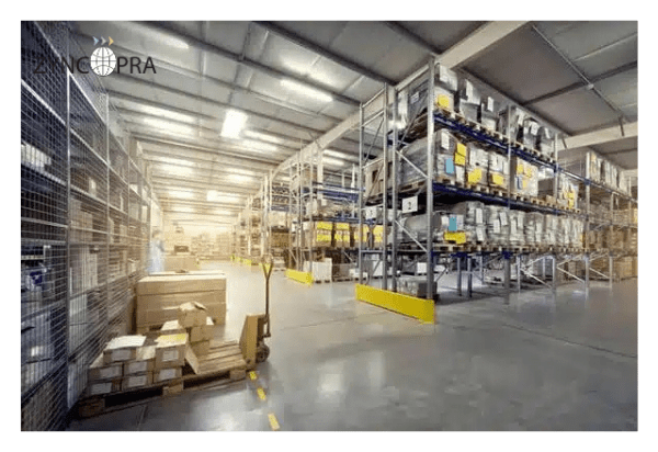 Almacén con productos listos para exportación, ideal para mayoristas y proveedores industriales.