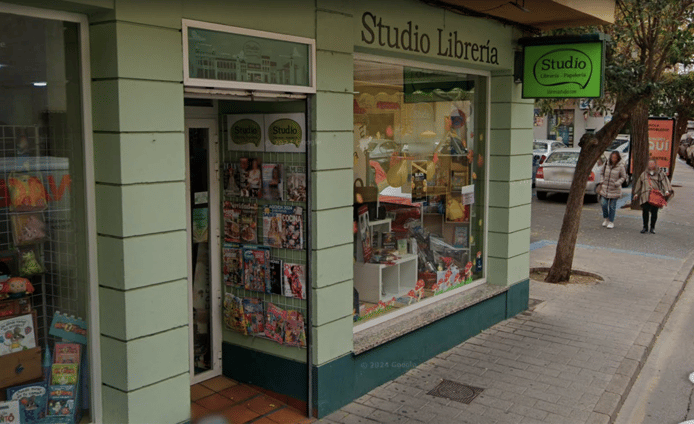 Fachada Librería Studio