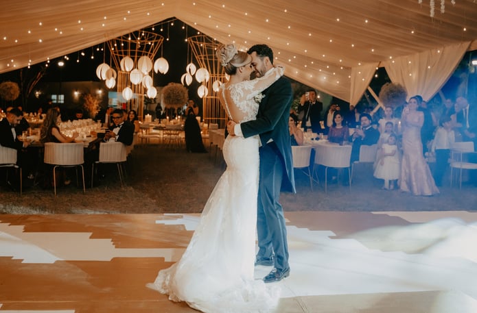 Entrada de novios Aldo Castaneda Bodas mejor fotografo en Guadalajara Mexico