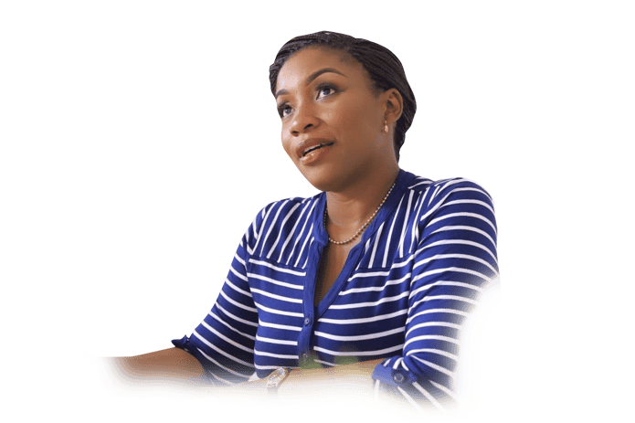 Nelly Mendonça la directrice fait une interview