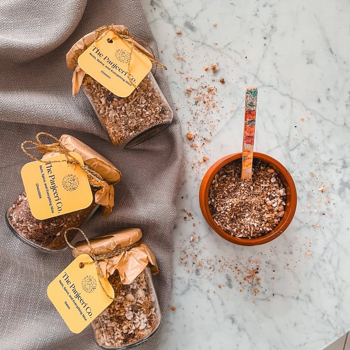 postpartum panjeeri in eco-friendly jars and bowl