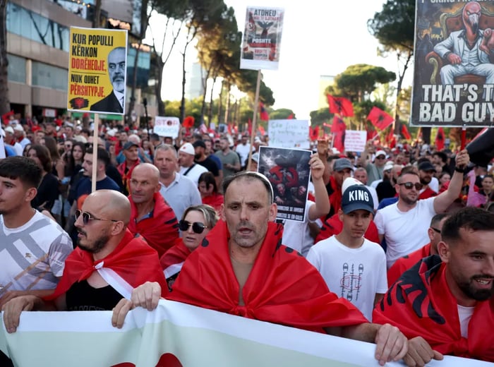 Protesta në Tiranë