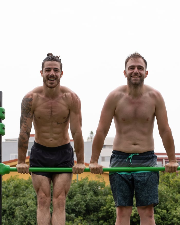 Entrenamiento de calistenia al aire libre en Las Palmas