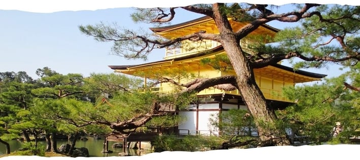 Vista do Golden Pavilion em tour por Kyoto.