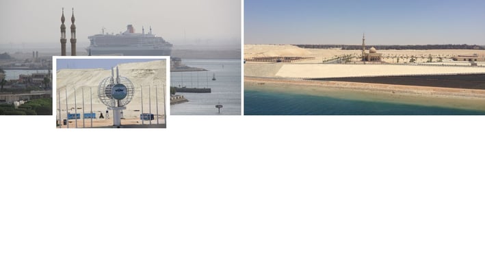 Vista do Canal de Suez durante travessia de navio de cruzeiro, com margens áridas e céu claro ao fundo.