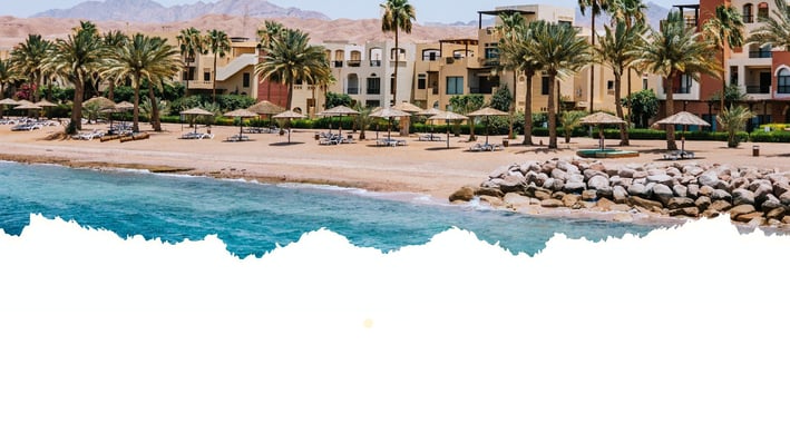 foto do fundo da pagina viagens oriente médio vista da praia em aqaba jordania