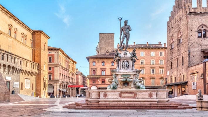 appartamento casa agenzia immobiliare bologna compravendita affitto valutazione piazza maggiore 