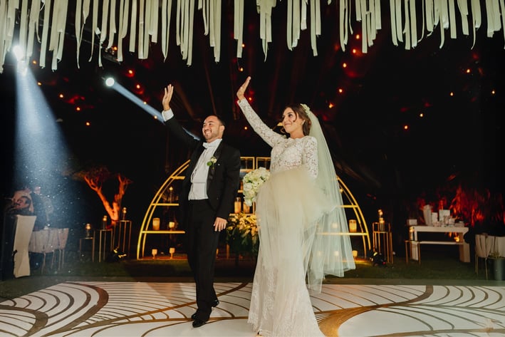 Entrada de novios Aldo Castaneda Bodas mejor fotografo en Guadalajara Mexico