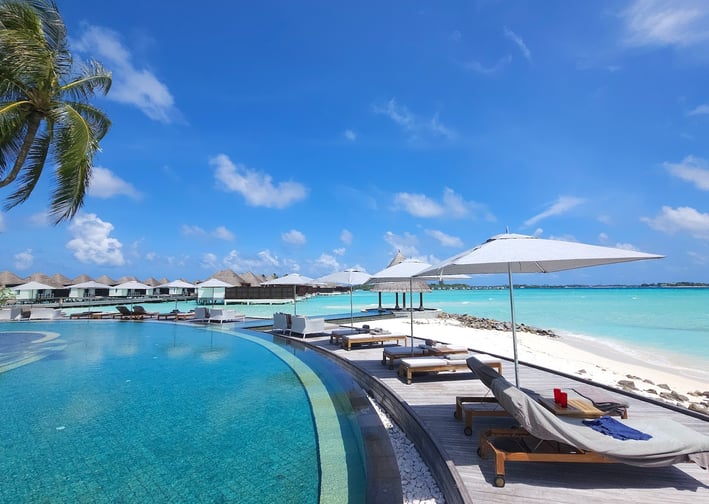 four-seaons-kuda-huraa-main-pool