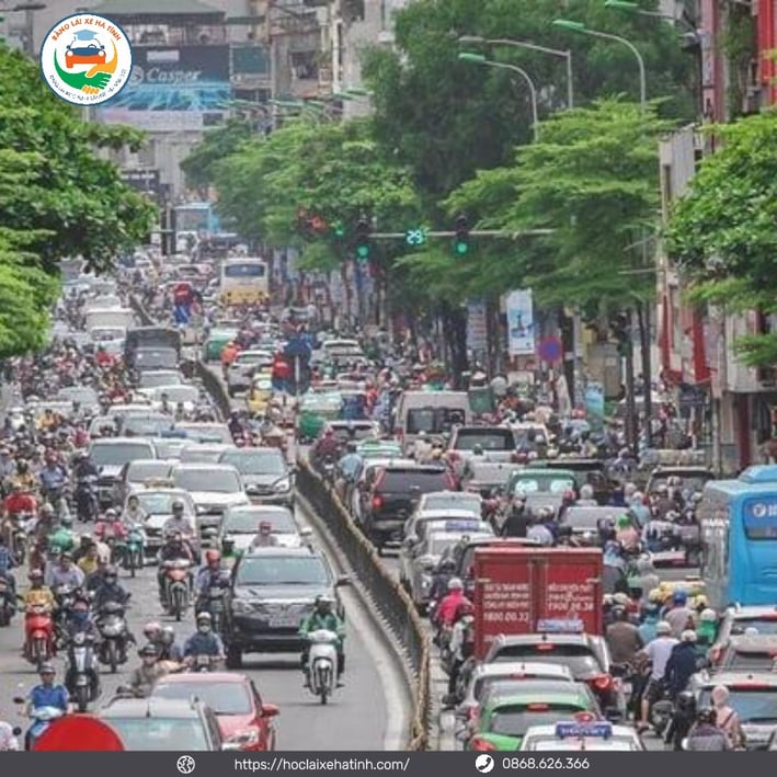 Kinh nghiệm lái xe an toàn trong thành phố cho tài xế mới