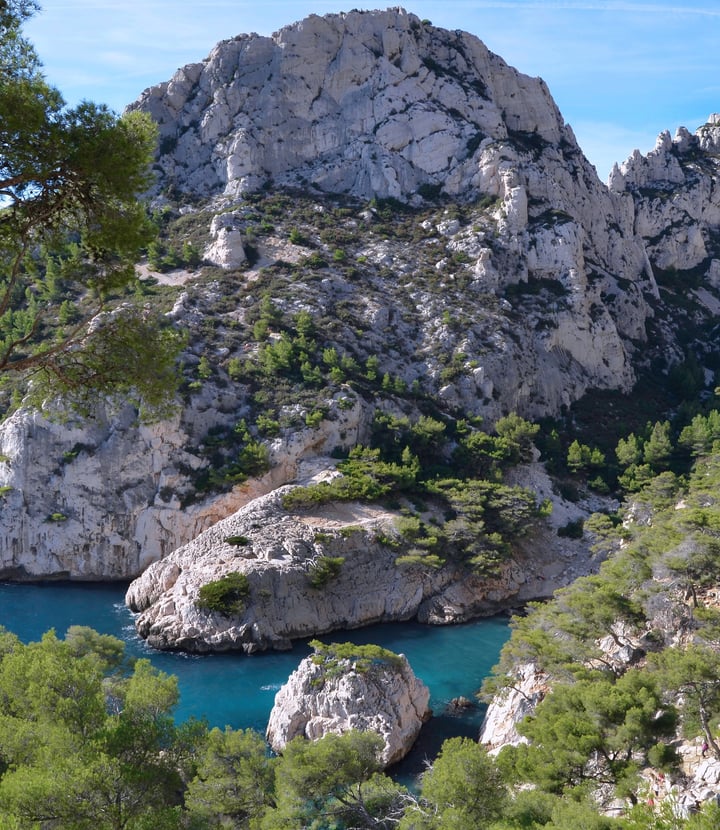 Calanque aux eaux turquoise