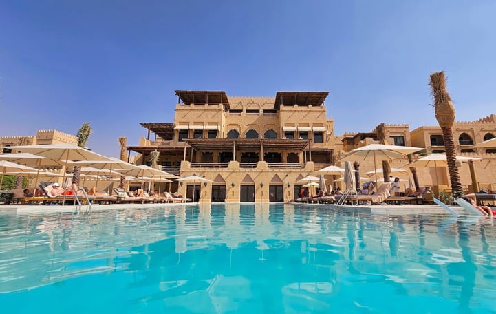 anantara-qasr-al-sarab-adults-pool-2