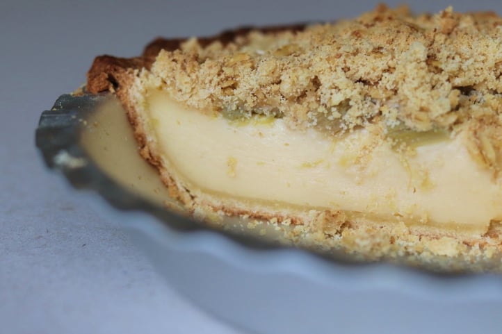 Rhubarb and Custard Crumble Pie