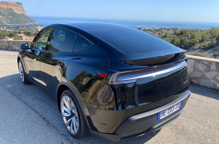 tesla modele y chauffeur privé cassis
