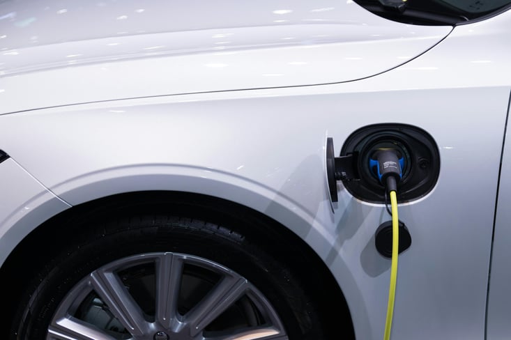 Os carros elétricos apresentam desafios em termos de segurança.