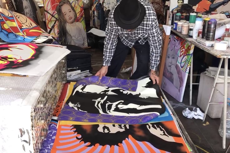 Ateliê do renomado artista plástico Sérgio Astral, conhecido por suas pinturas personalizadas e projetos artísticos.