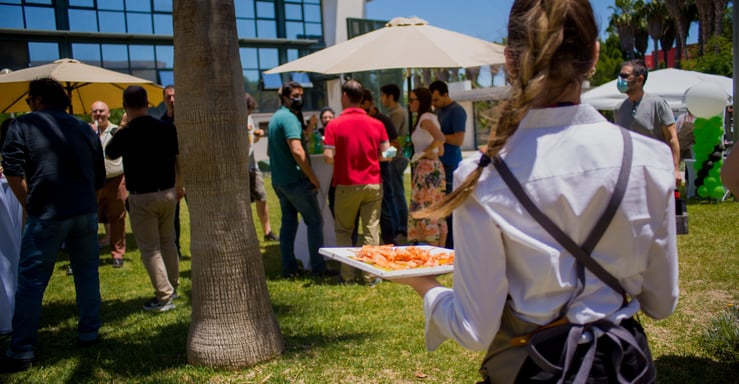 Catering para eventos de empresa en Málaga. Servicio profesional y gastronomía cuidada