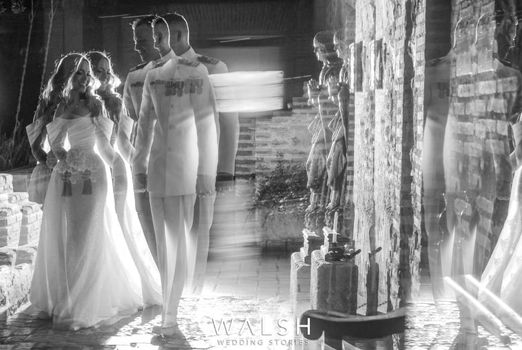 Antigua Guatemala wedding photographer-bride and grrom in reflection