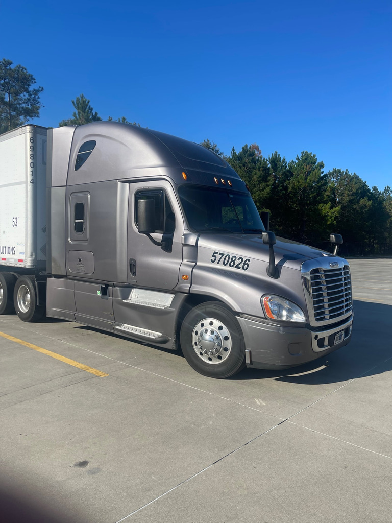FRESH TRANSPORTS LLC logo