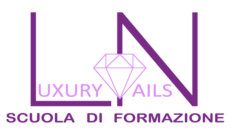 LuxuryNails logo