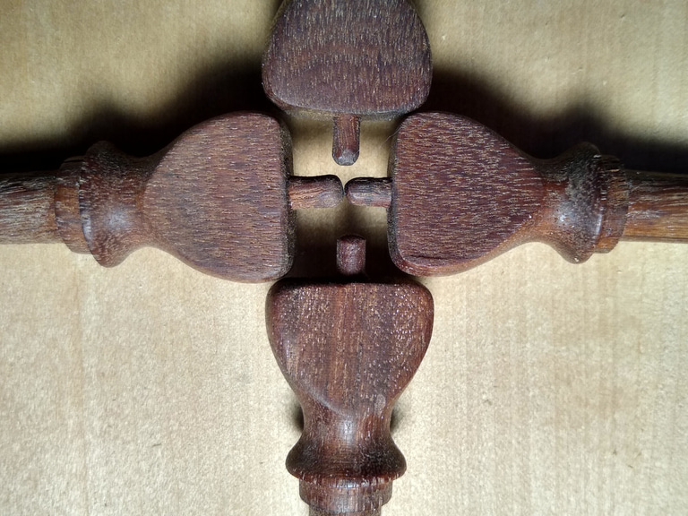 Wooden peg instruments logo