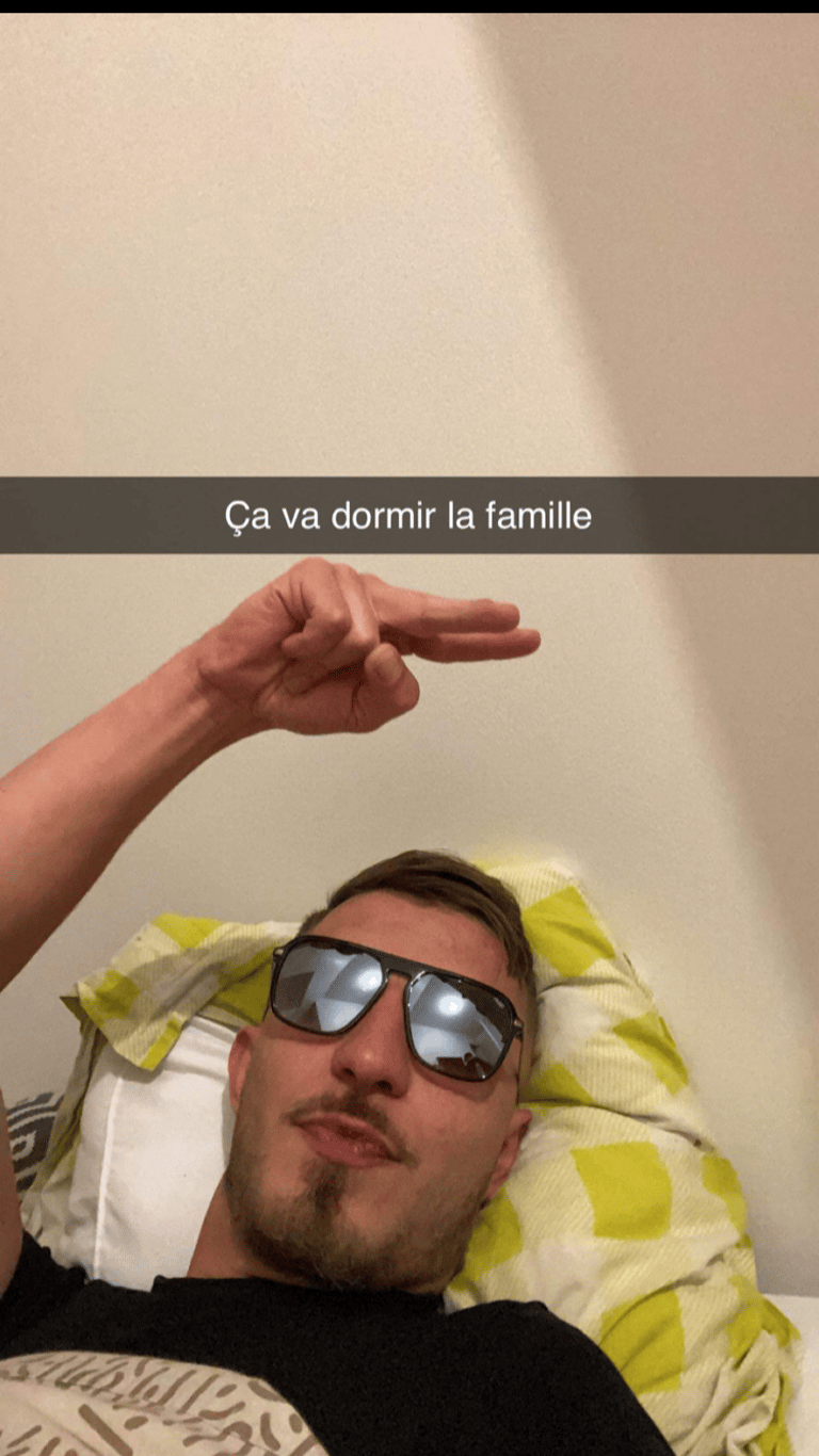 Mais bref bon anniv Tom logo