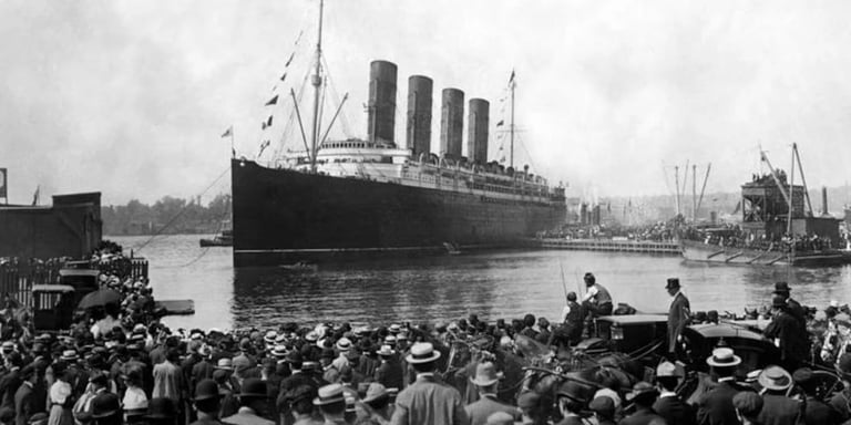 El RMS Titanic zarpó de Belfast tras ser construido en un astillero de ese puerto. El 10 de abril de 1912.