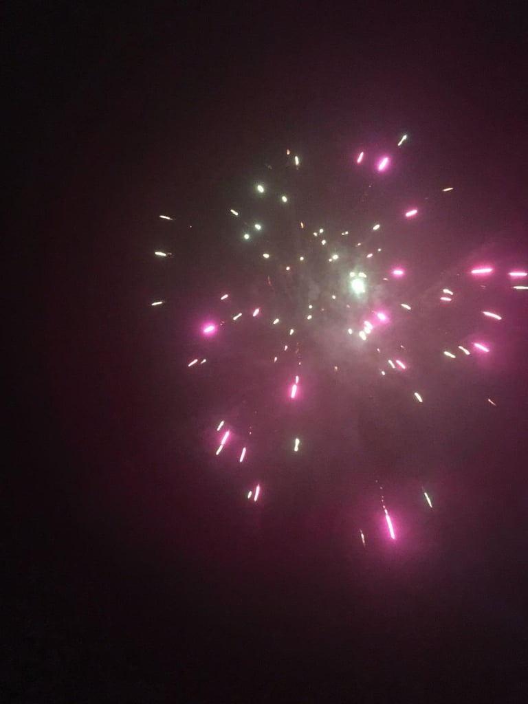 Feuerwerk Saarland Effekt der den Himmel erleuchtet