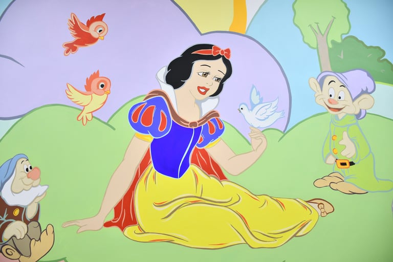 Pictură murală grădiniță Albă ca Zăpada.