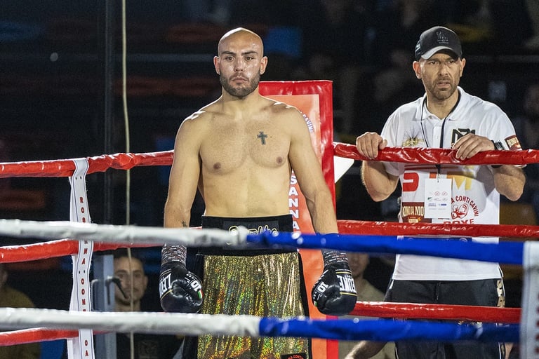 Miguel Bachi Pugile. Sport, Boxe. Allenatore Yari Flammia
