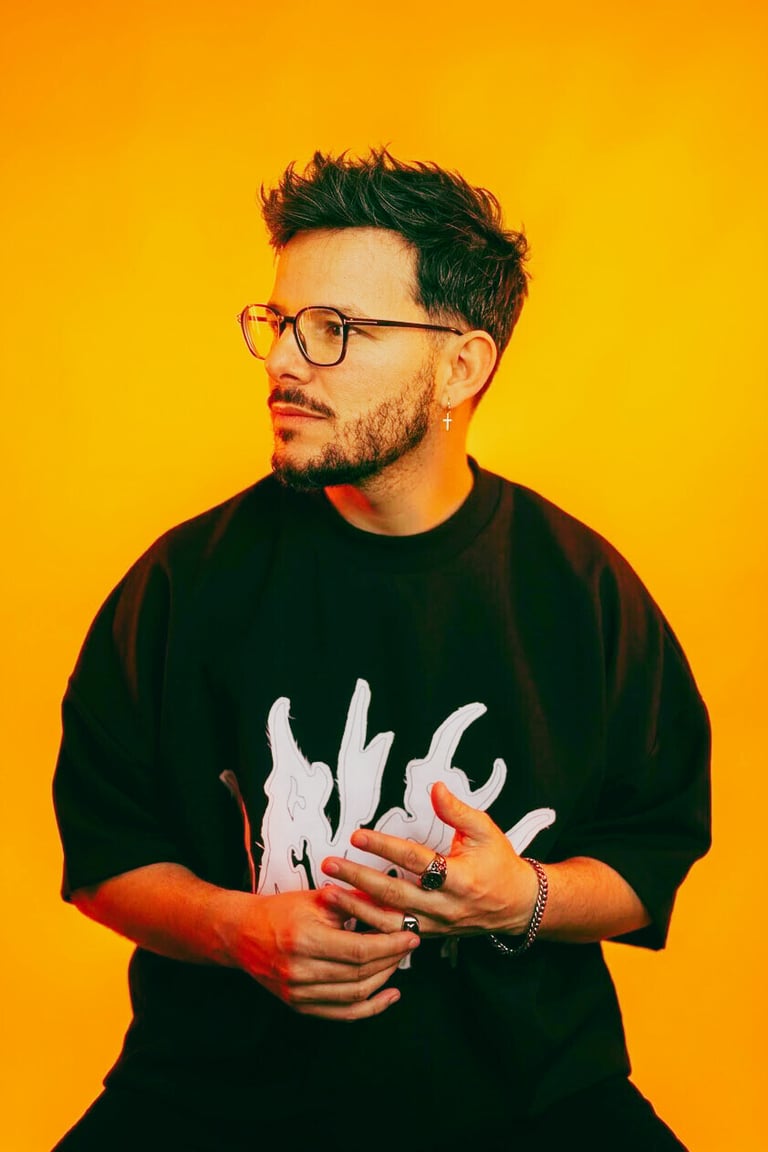 Portrait de DJ Boss, expert DJ Événementiel & Club au Portugal, spécialisé en animation de soirées privées et discothèques.