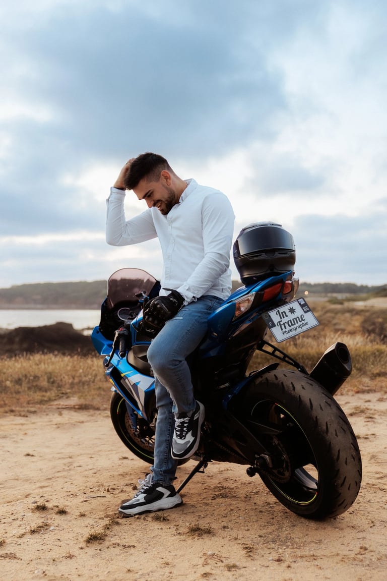 Shooting photo à moto en road trip sur la côte, aux Sables-d’Olonne, Vendée par Romain DANIEL InFrame Photographie