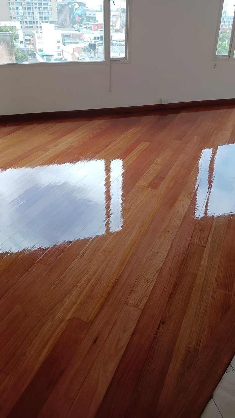 piso de madera pulidas