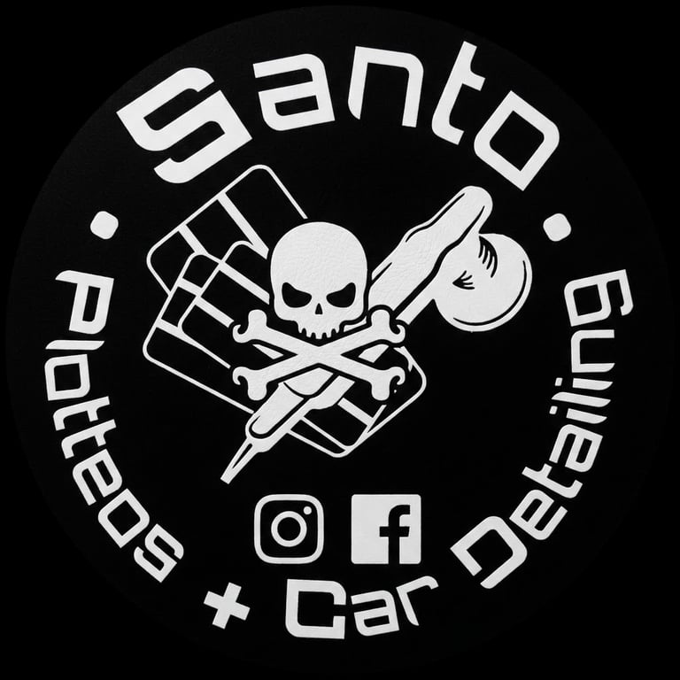 Santo Plotteos y Car Detailing logo