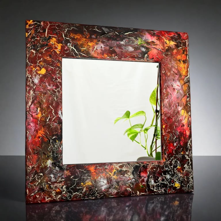 Eleganter Spiegel mit abstrakt bemaltem Rahmen in den Farben Rot, Schwarz und Orange